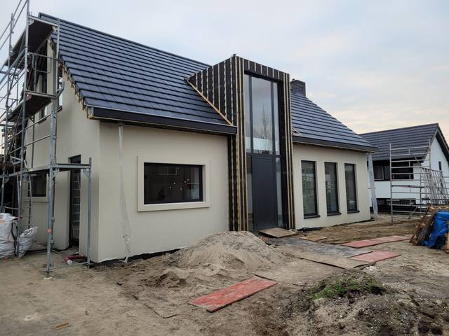 Moderne nieuwbouw met zwarte details — JBM project