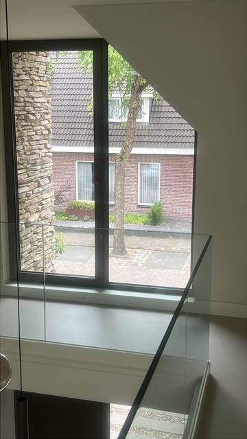 Rietgedekte villa met natuurstenen gevel — JBM project